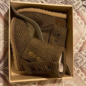 UGG boots classic cardy